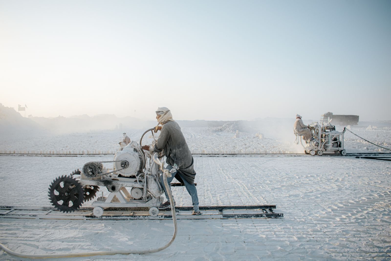Open-pit white quartz mine